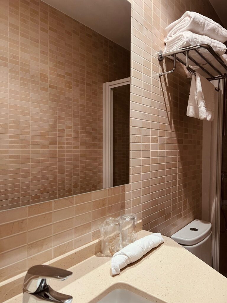 Detalle del baño de habitación superior