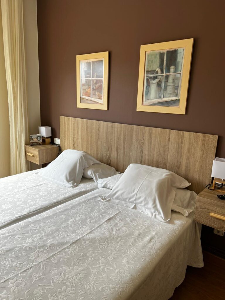 Dormitorio de habitación Doble Estándar con dos camas